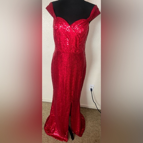 NWOT RED HEBEOS - Picture 4 of 9